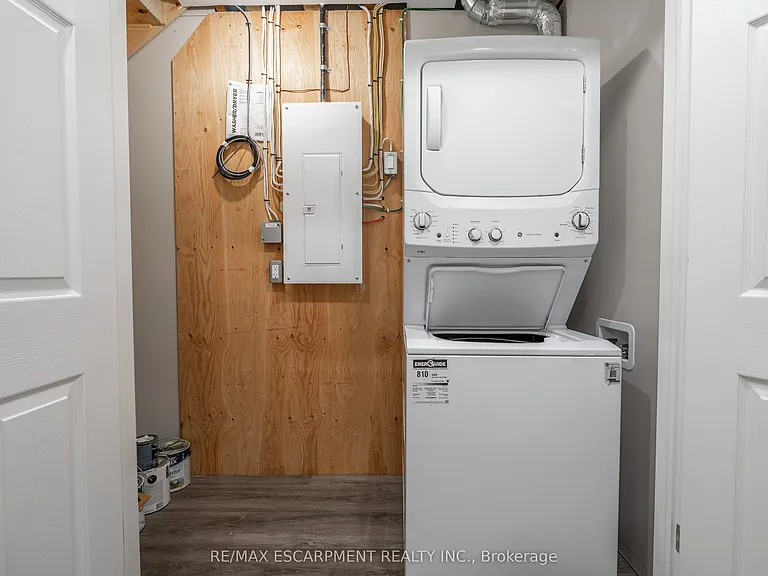 38 Viewpoint Ave #2 — Photo 12