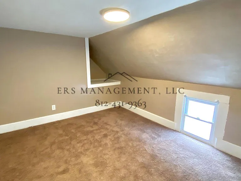 635 E Maryland St — Photo 5
