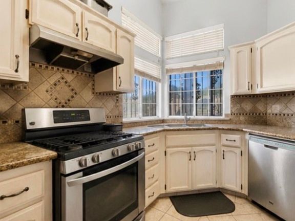 5th image of 2596 Walnut Street