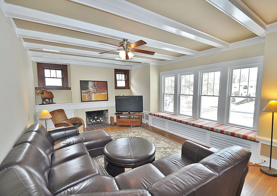 1st image of 3047 Lischer Ave