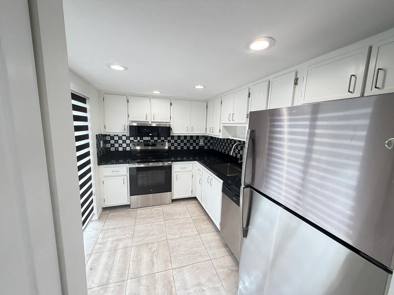 2 bed, 1236 sqft, $2,500 — Photo 1