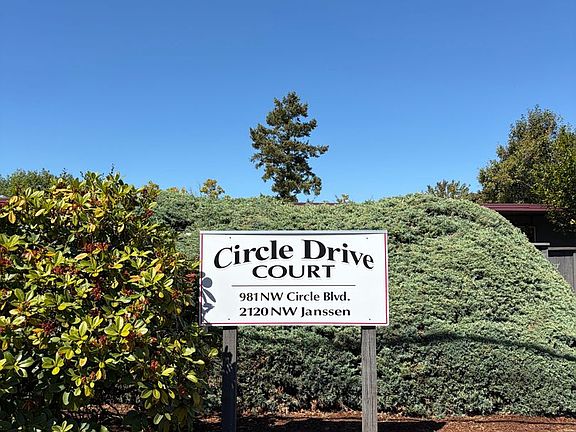 2nd image of 981 NW Circle Blvd APT C2