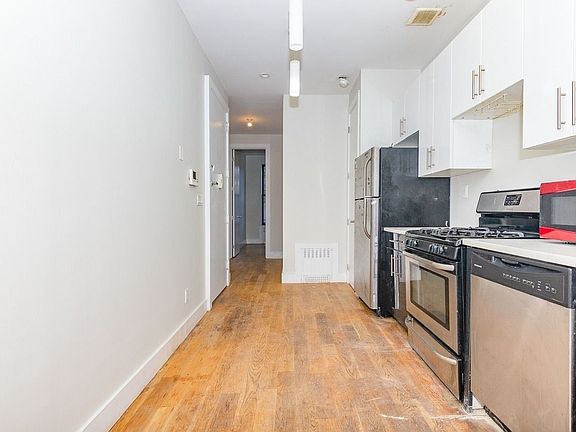 4th image of 338 Melrose St #1LX
