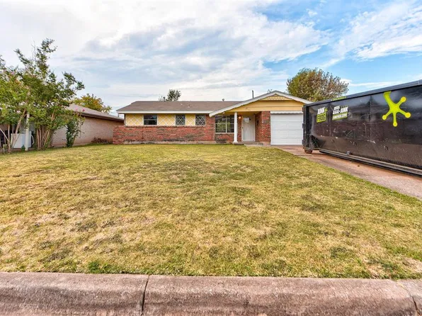 744 NW 1st St, Moore, OK 73160
