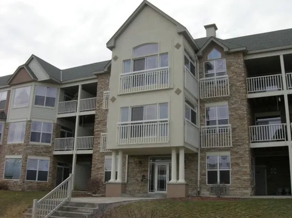 6995 S Riverwood Blvd Unit A04, Franklin, WI 53132