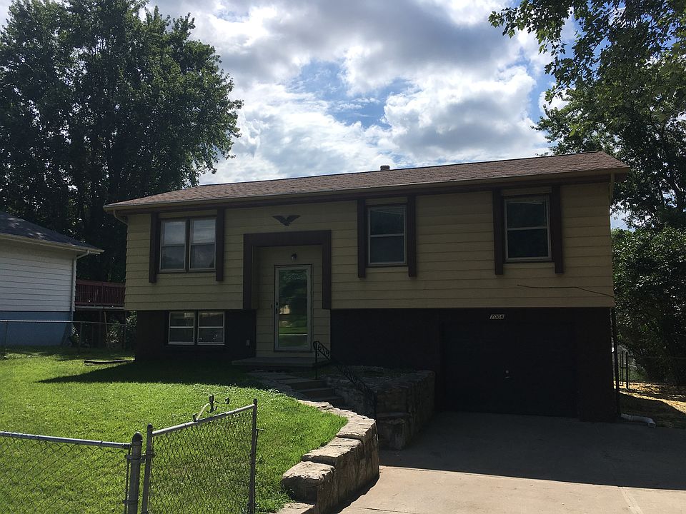 2nd image of 7006 S 33rd St