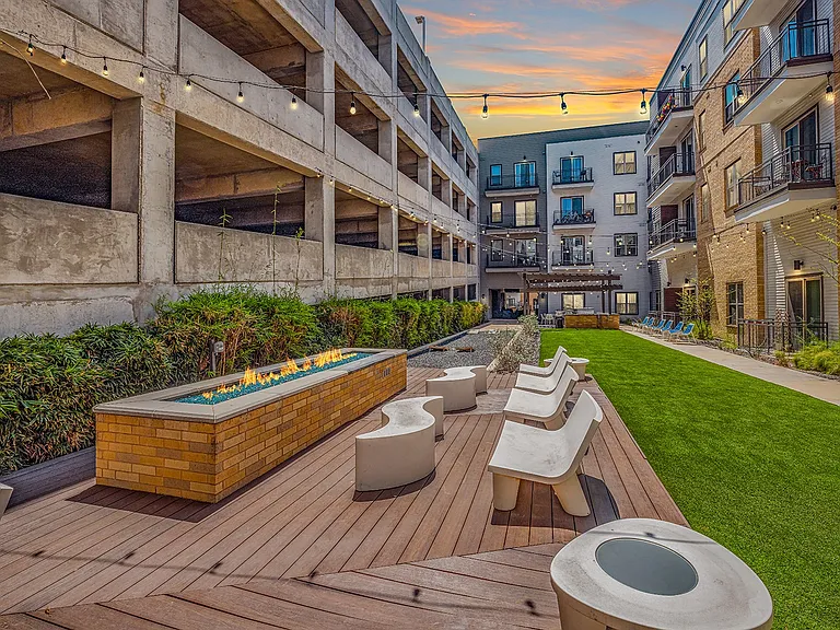 Rivera on Broadway Apartments — Photo 12