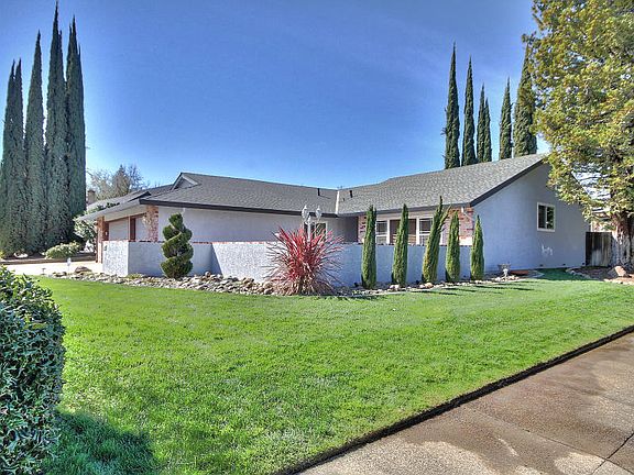 2nd image of 1400 Lone Tree Ct