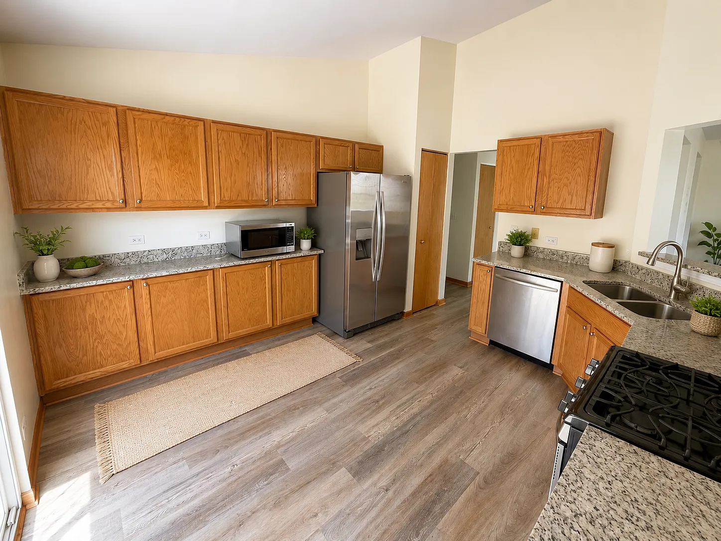 3 bed, 1700 sqft, $2,550 — Photo 3