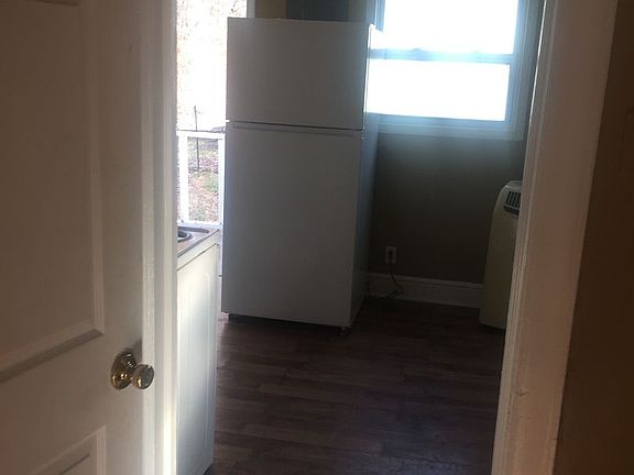 2nd image of 16 Circle Dr
