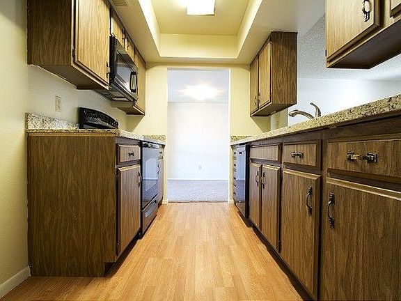 3rd image of 3239 W Cinnabar Ave