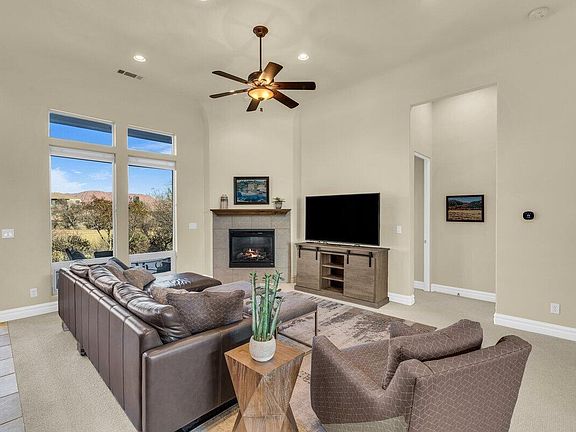 5th image of 221 N Emeraud Dr Unit 34