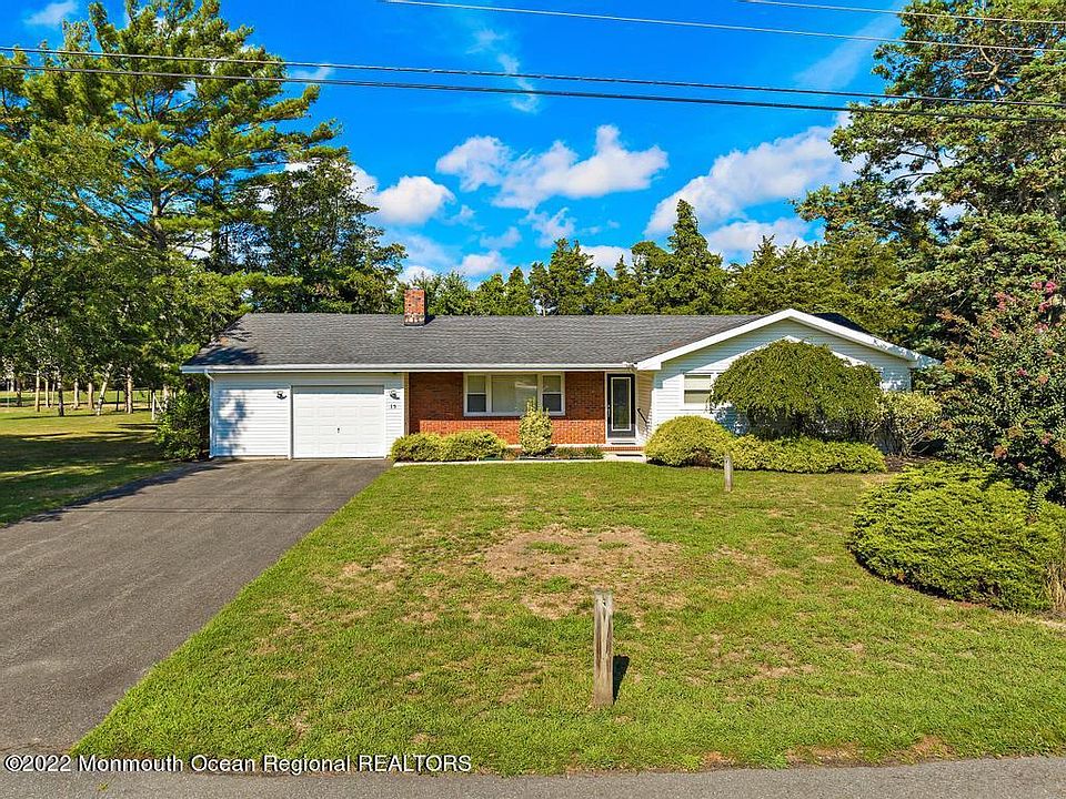 1st image of 13 Plantation Dr
