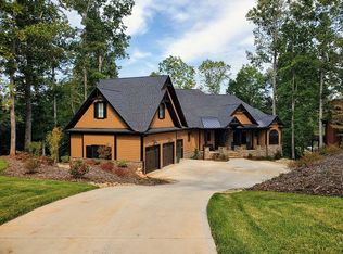 170 W Bay View Dr, Seneca, SC 29672