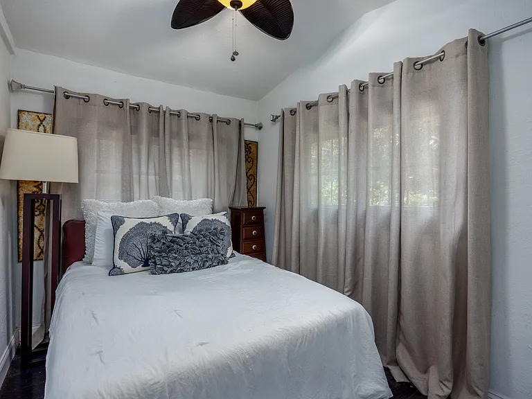 1113 NW 5th Ave — Photo 16