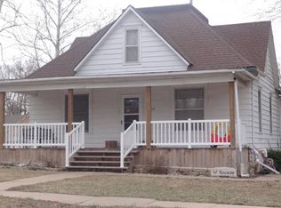 208 E 4th St, Alma, KS 66401