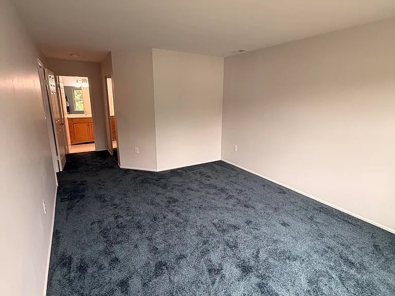 36 Racquet Rd — Photo 18