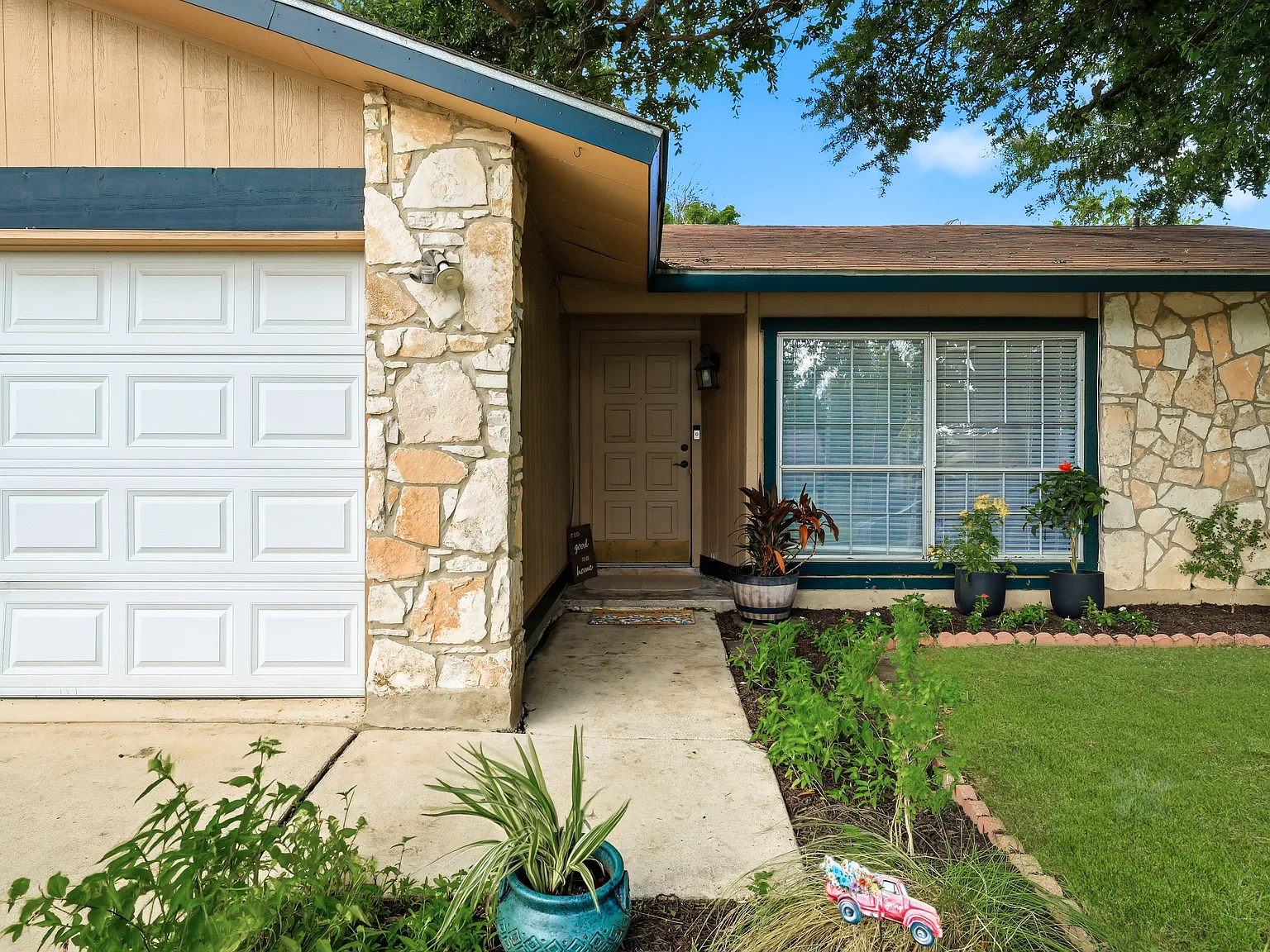 4 bed, 1518 sqft, $1,775 — Photo 2