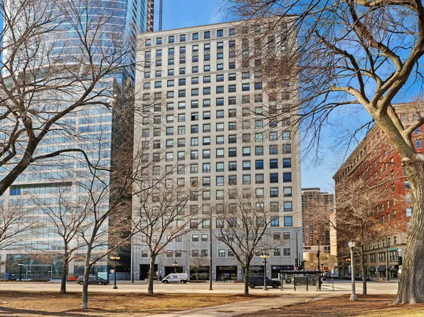 910 S Michigan Ave APT 304, Chicago, IL 60605