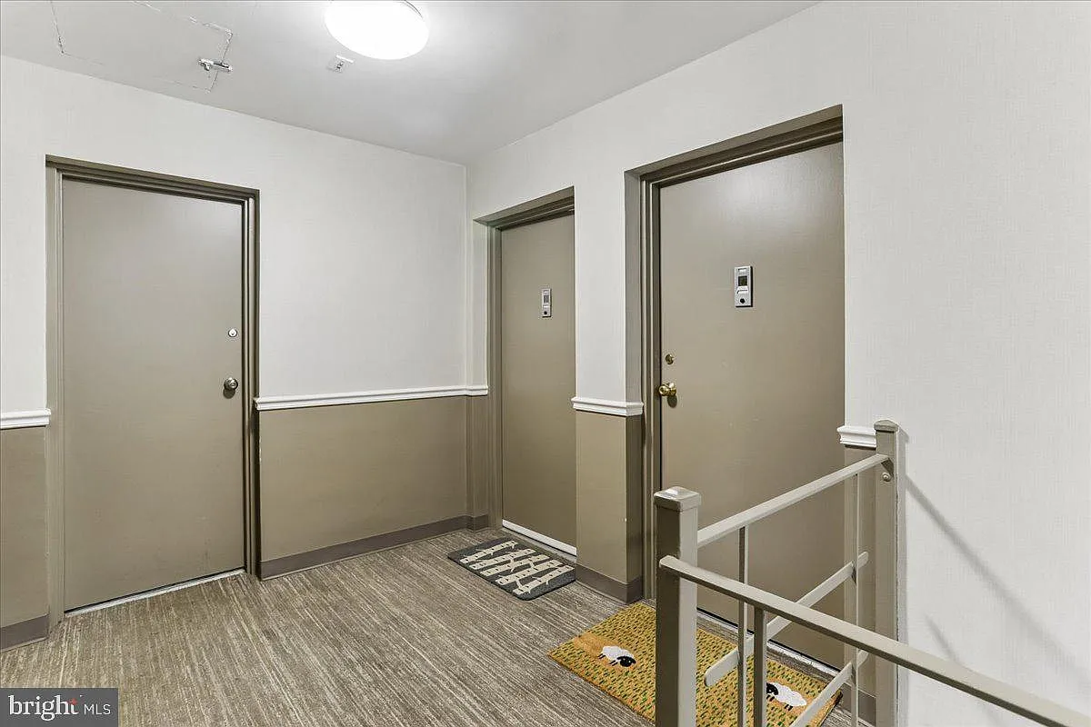 10512 Weymouth St — Photo 2