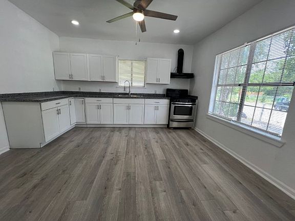 3rd image of 2812 Vera Cruz St