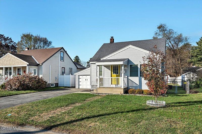 3rd image of 1206 Trinity Avenue