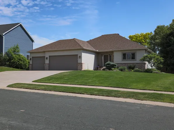 2400 Emerald Bnd, Hudson, WI 54016