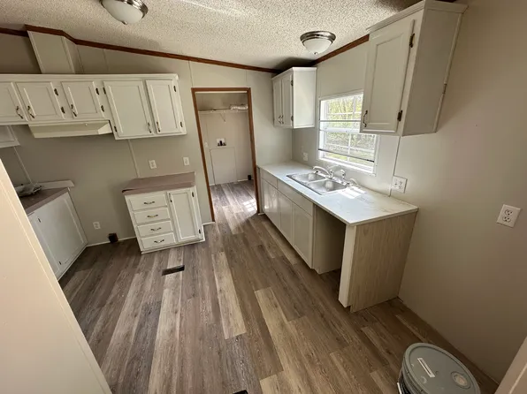 131 Edenberry Ln, Sanford, NC 27332