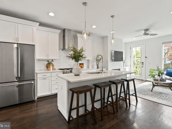 212 S Patrick St, Alexandria, VA 22314