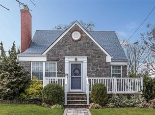 2910 Laurel Ave, Baldwin, NY 11510