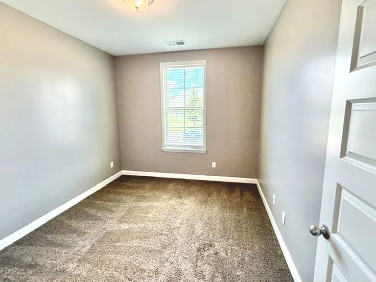 35 Birkdale Dr — Photo 10