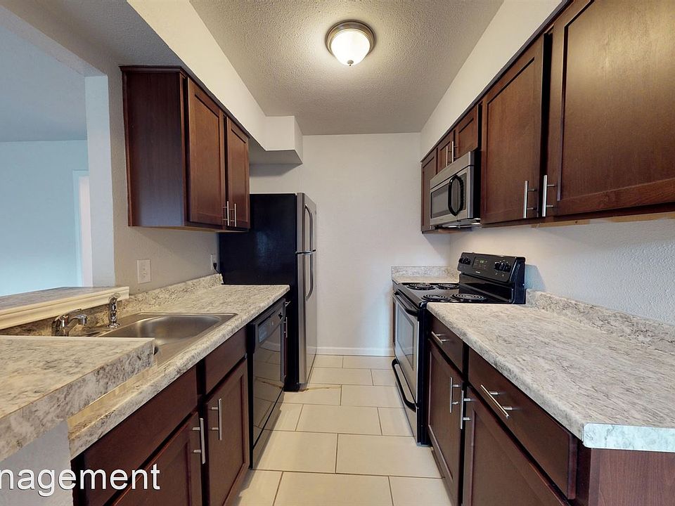 1st image of 5515 Gaston Ave #106