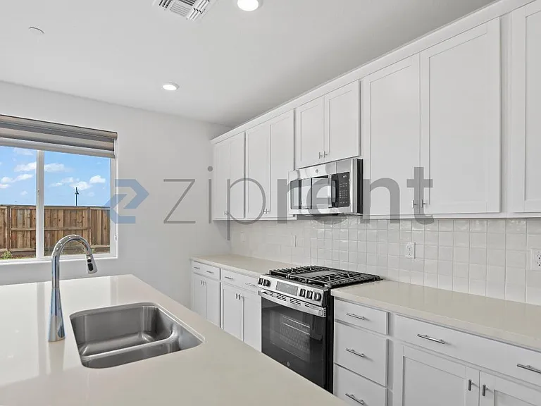 4638 Strandberg Ave — Photo 13