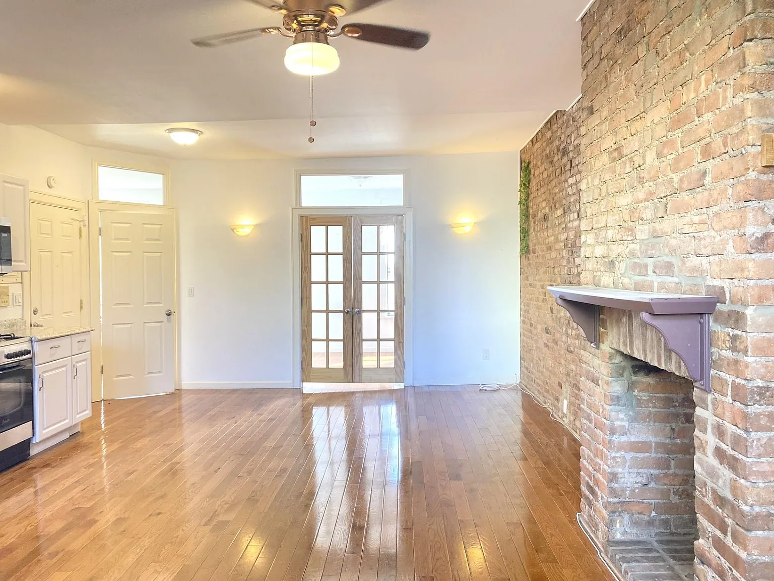 2 bed, 1.0 bath, $3,200 — Photo 2