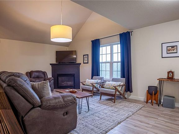 4th image of 1532B Legend Trail Dr