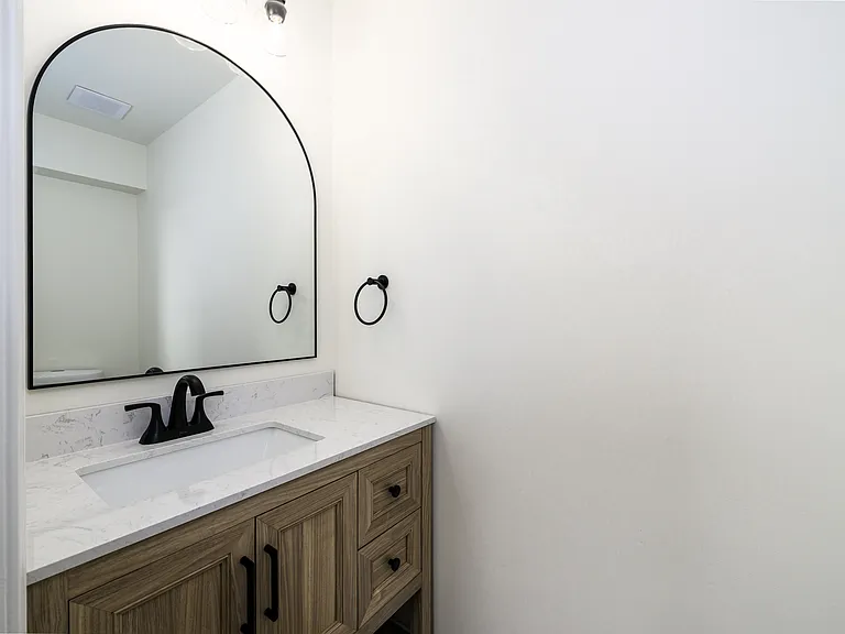 5750 Waterman Blvd — Photo 6