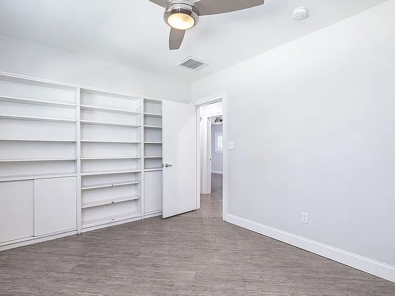 4200 W Beachway Dr — Photo 18