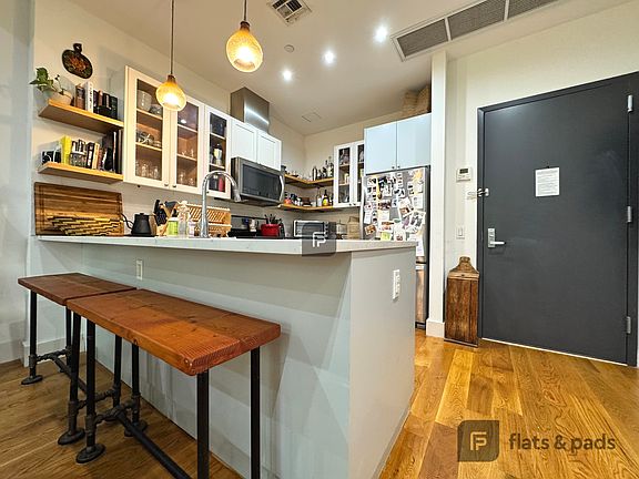 2nd image of 730 Franklin Ave APT 2B