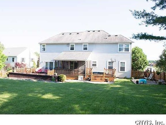 4th image of 104 Patrician Ln
