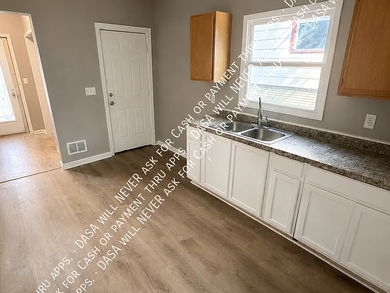 9 Emanon St #LOWER — Photo 7