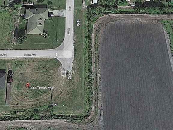 2nd image of 1000 Texas Ave