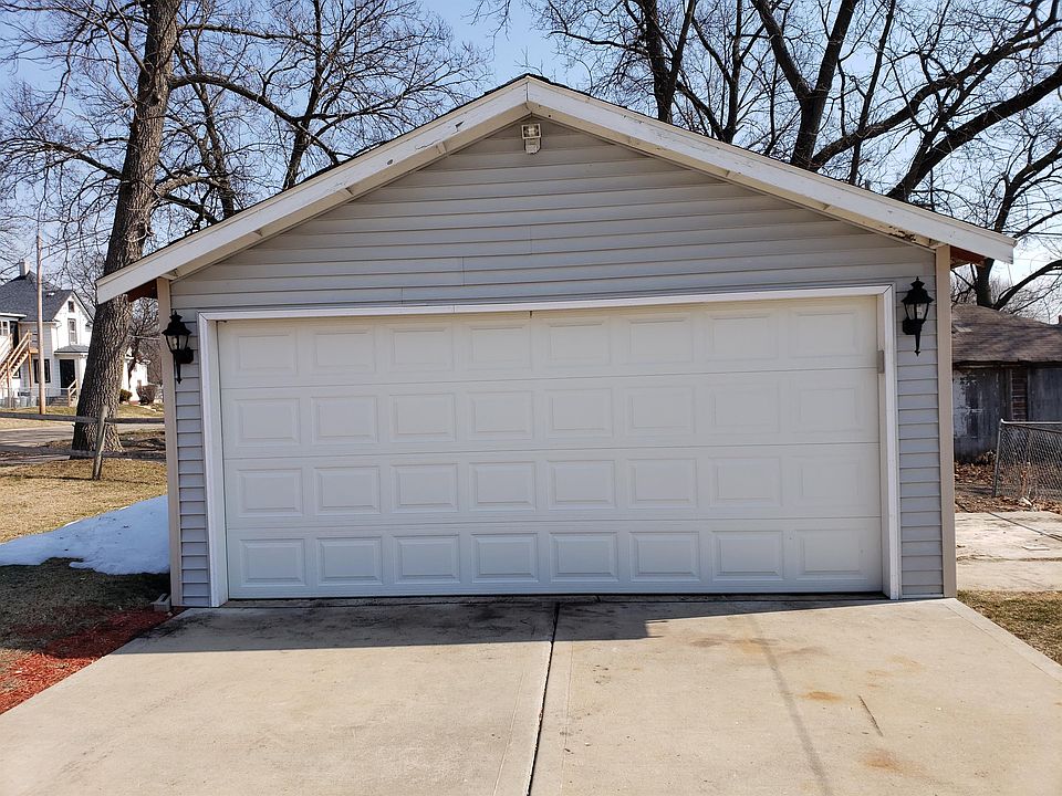 1st image of 204 Foster Ave