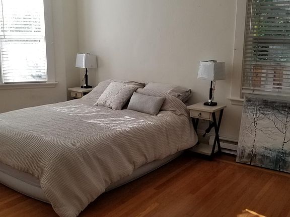 Living Room/Bedroom - 4