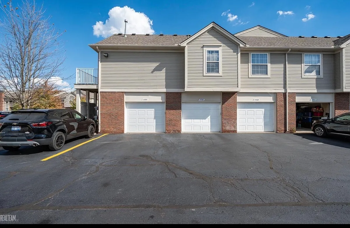 Building Photo - 15357 Yale Dr
