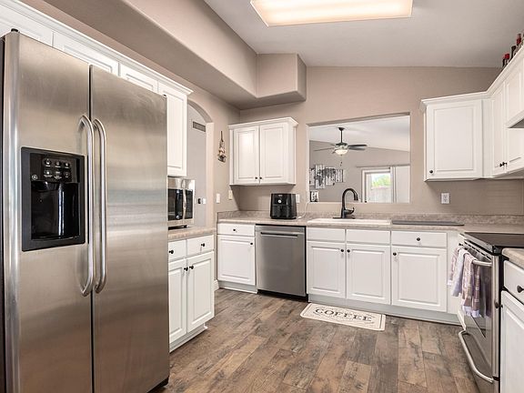 5th image of 15702 N Naegel Dr