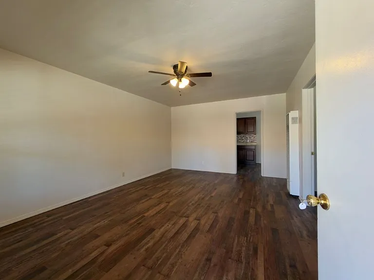 2670-2672 Adrian St — Photo 5