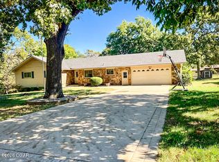 1015 Peterson Rd, Neosho, MO 64850