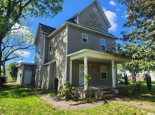 17 E Raymond St, Harrisburg, IL 62946