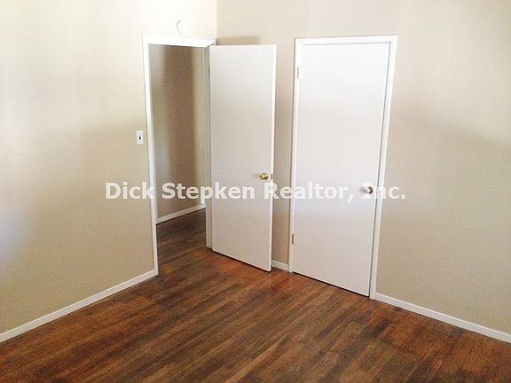 4th image of 2327 E Washington St