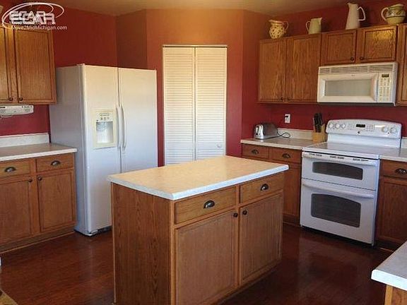 4th image of 7469 Whippoorwill Ln